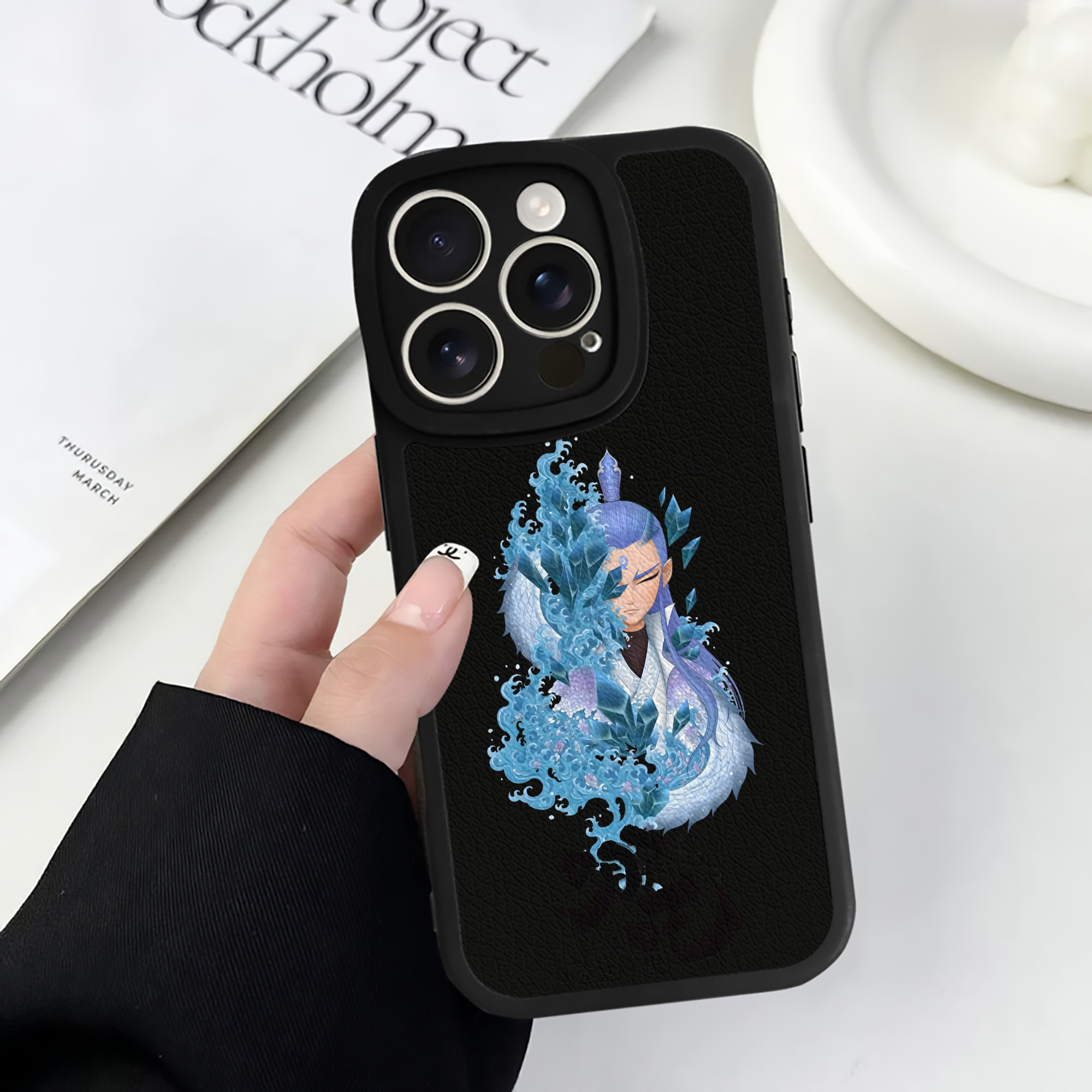 （画像用） Ne Zha 2 ナタ 魔童の大暴れ 【iPhone 16シリーズ対応】シリコンスマホケース（レザー調） 材質：シリコン
